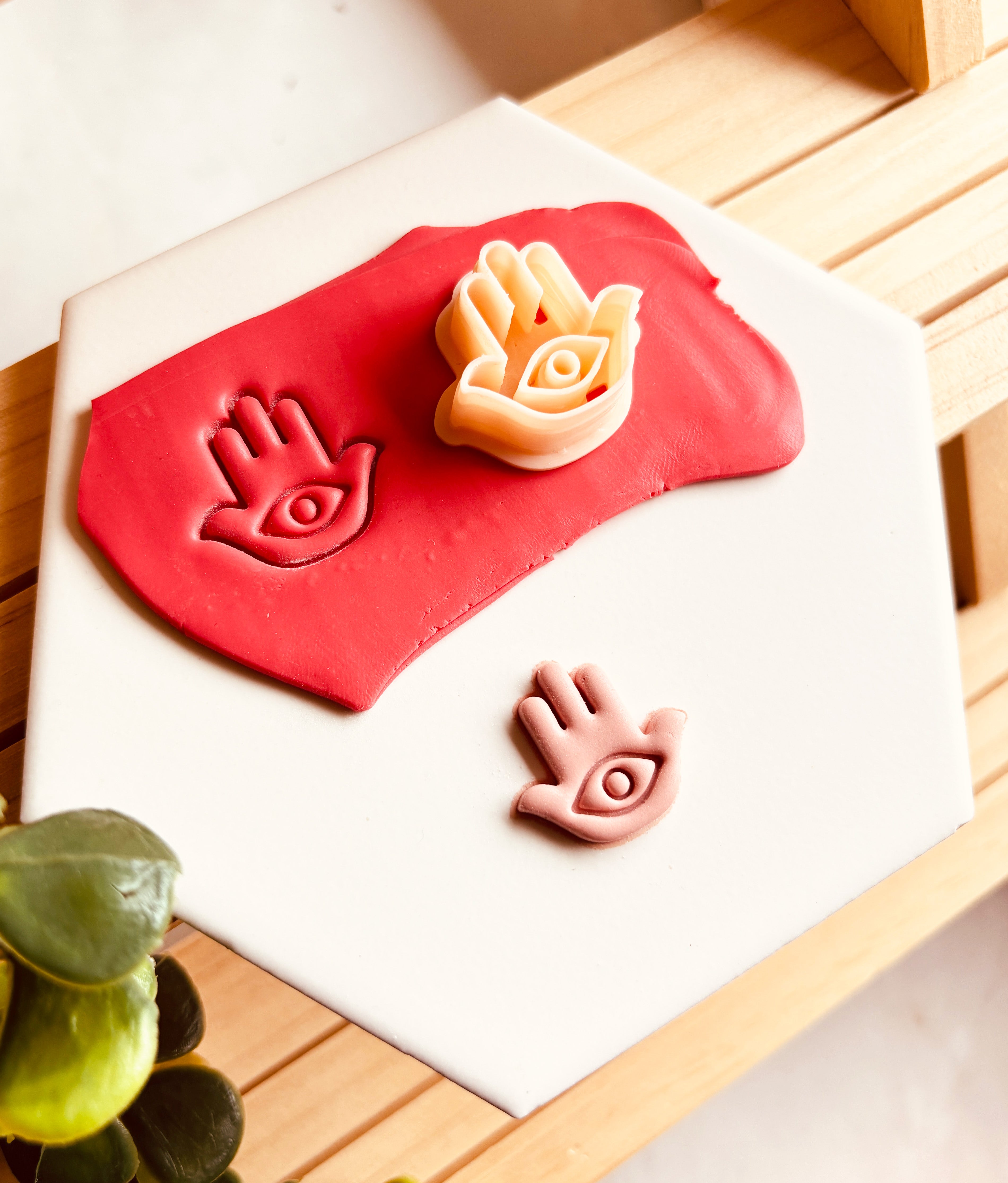 Clay Cutter do gliny polimerowej w formie Hamsa (Ręka Fatimy)