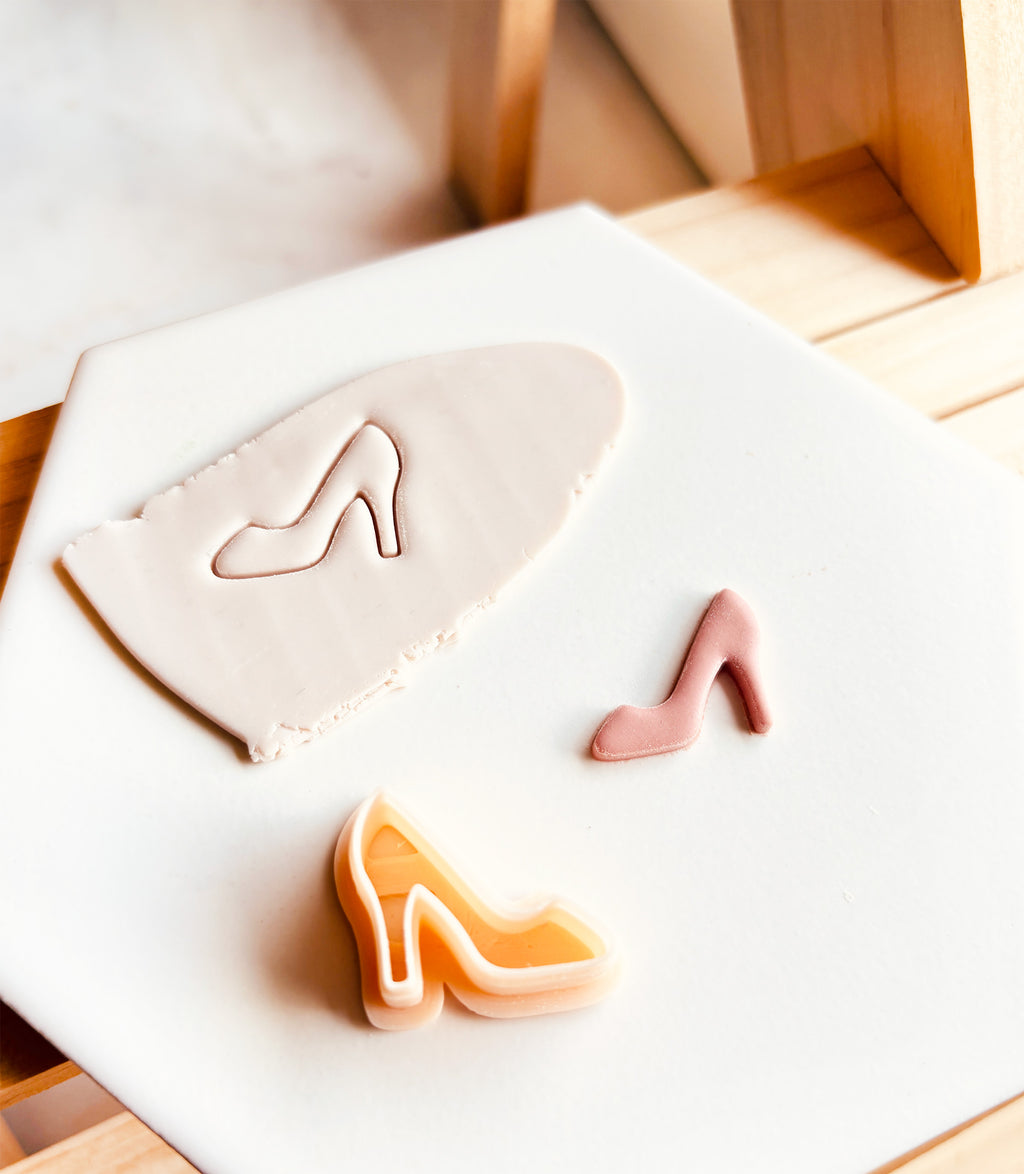 Wykrawacz do gliny - But damski „szpilka”