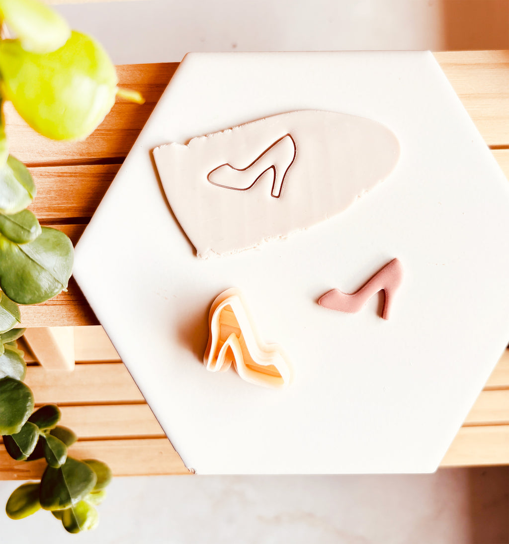 Wykrawacz do gliny - But damski „szpilka”