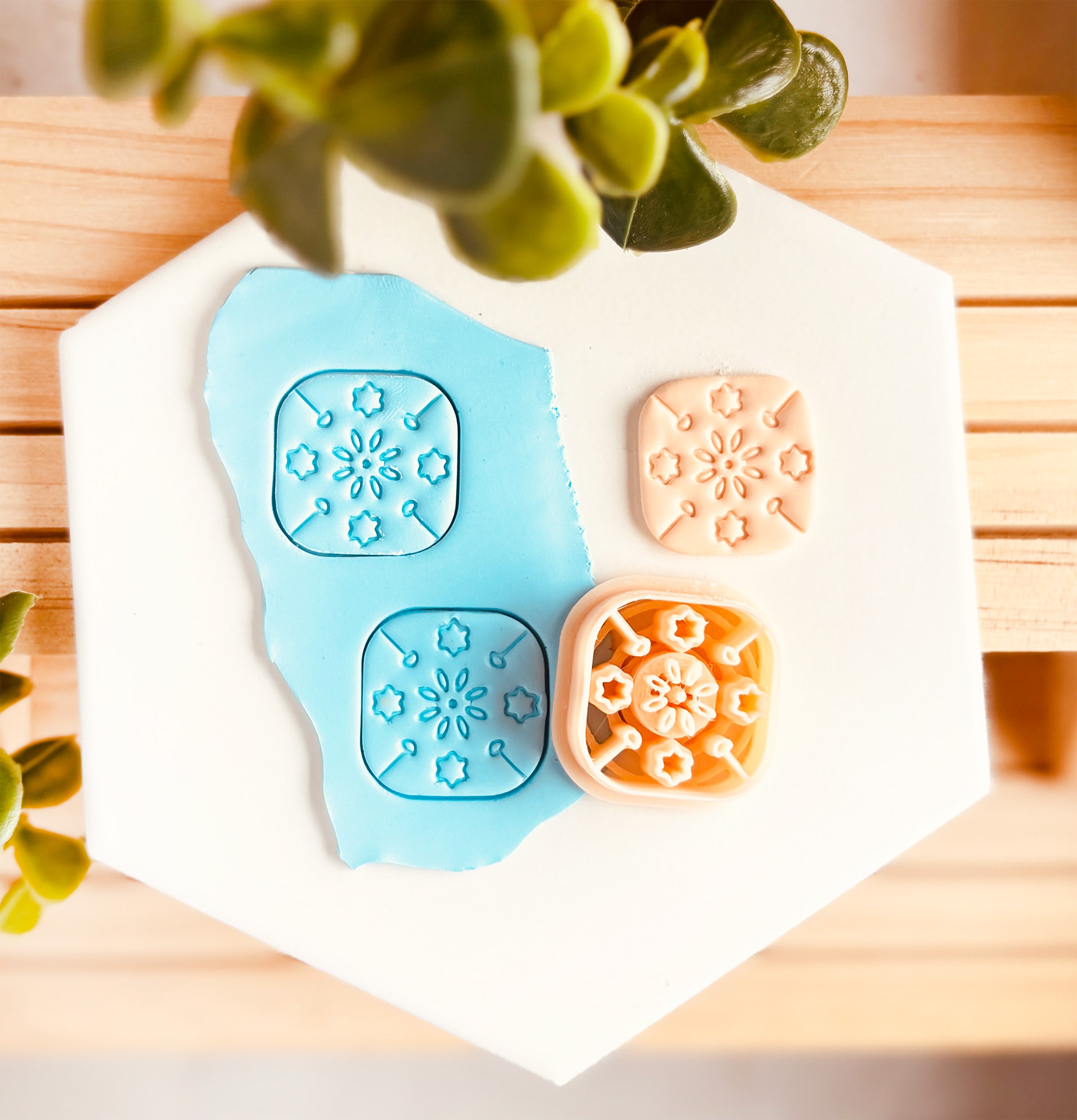 Clay Cutter z Ornamentami i kwiatem